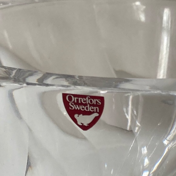 Orrefors Sweden Signed Flower Crystal swirl twist bowl. - Picture 3 of 8